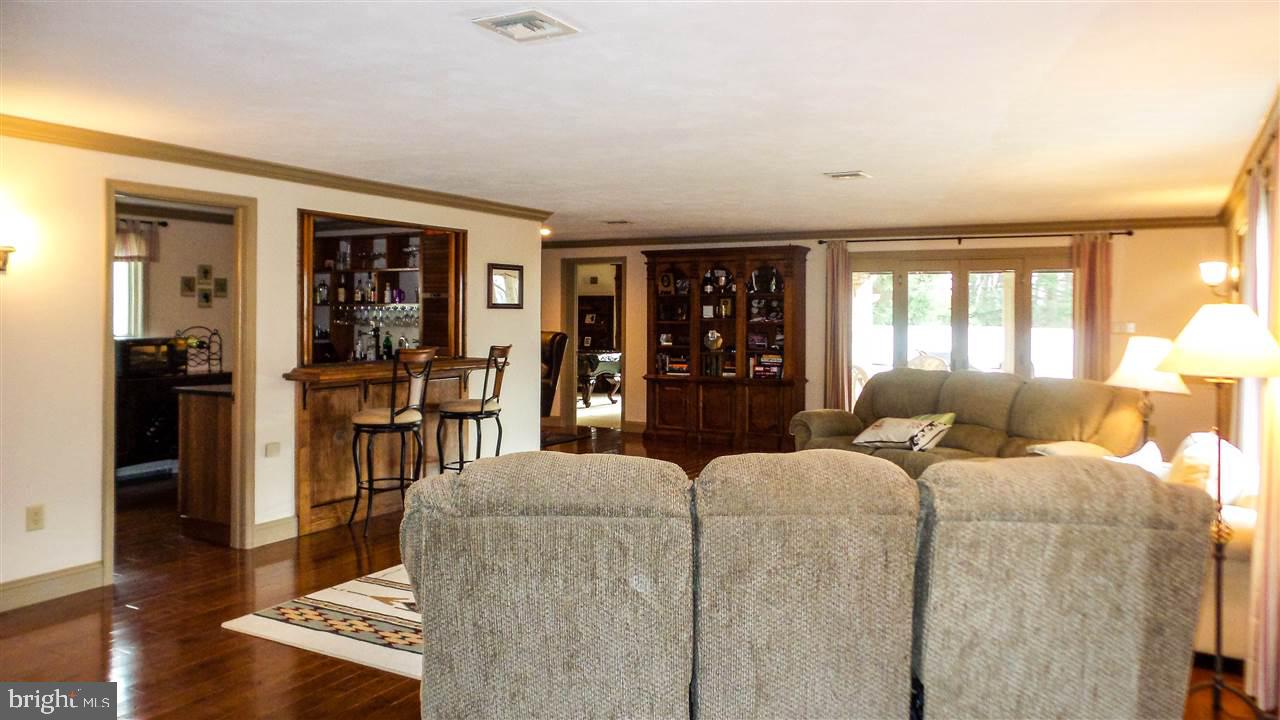 CHESTNUT HILL - Residential