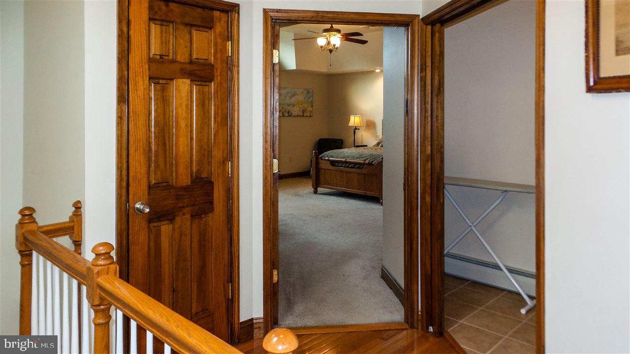 CHESTNUT HILL - Residential