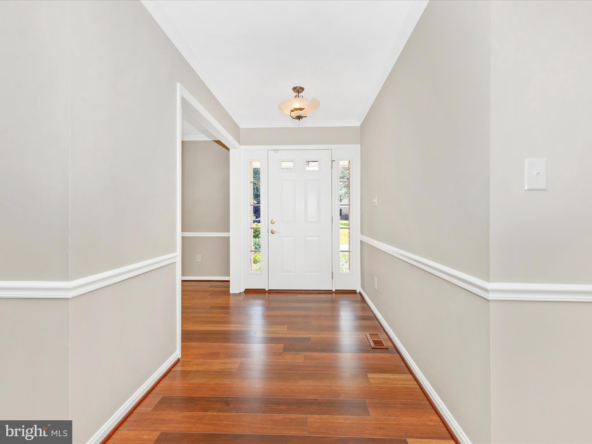 5 ROLLING KNOLL COURT