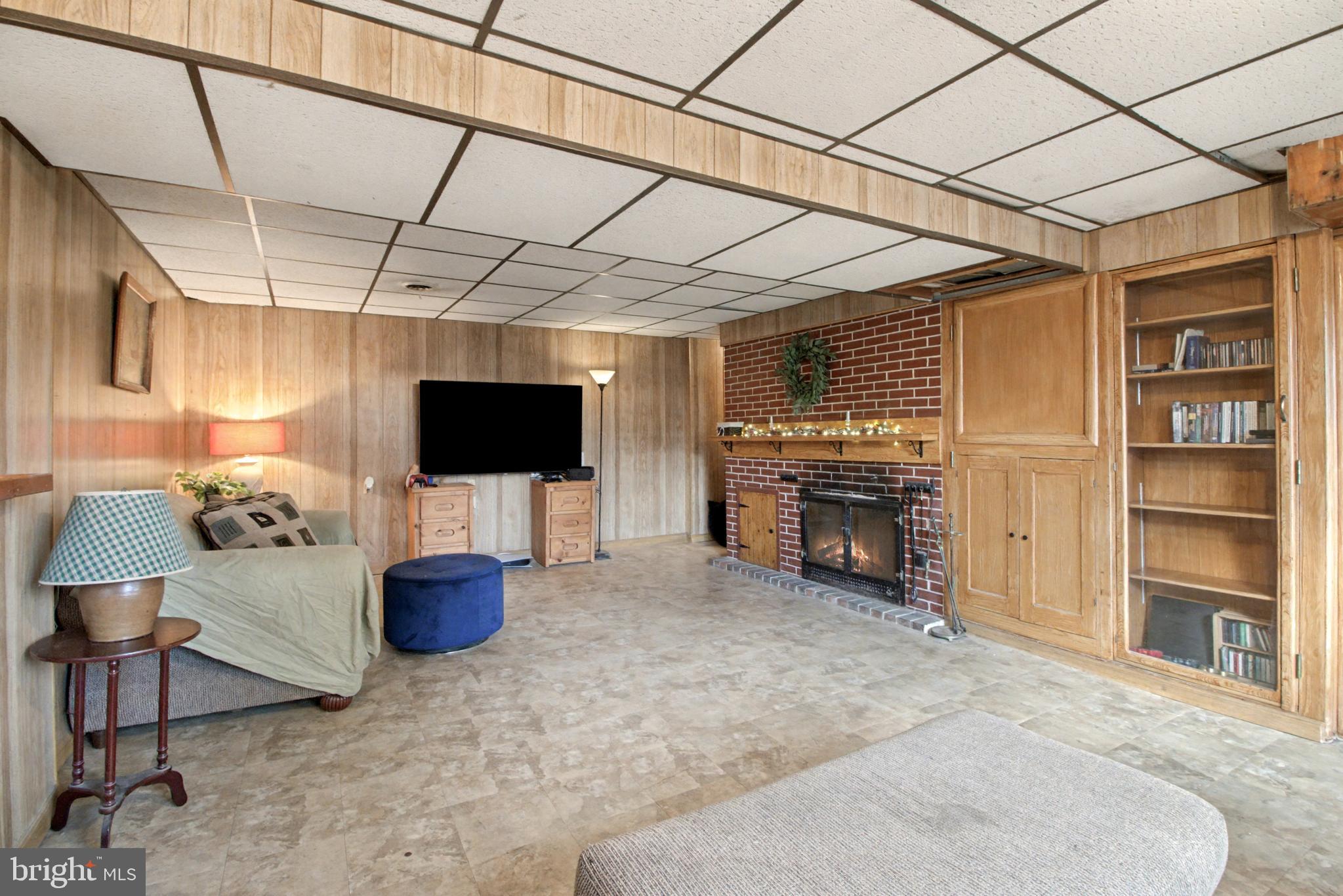 NEW CUMBERLAND - Residential