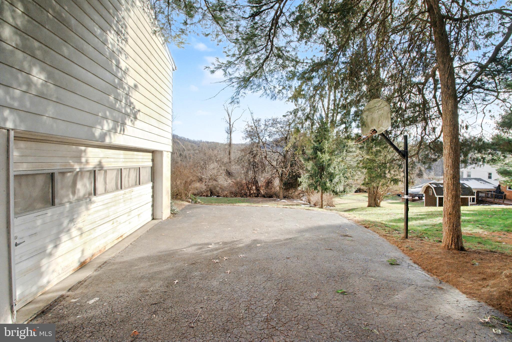 NEW CUMBERLAND - Residential