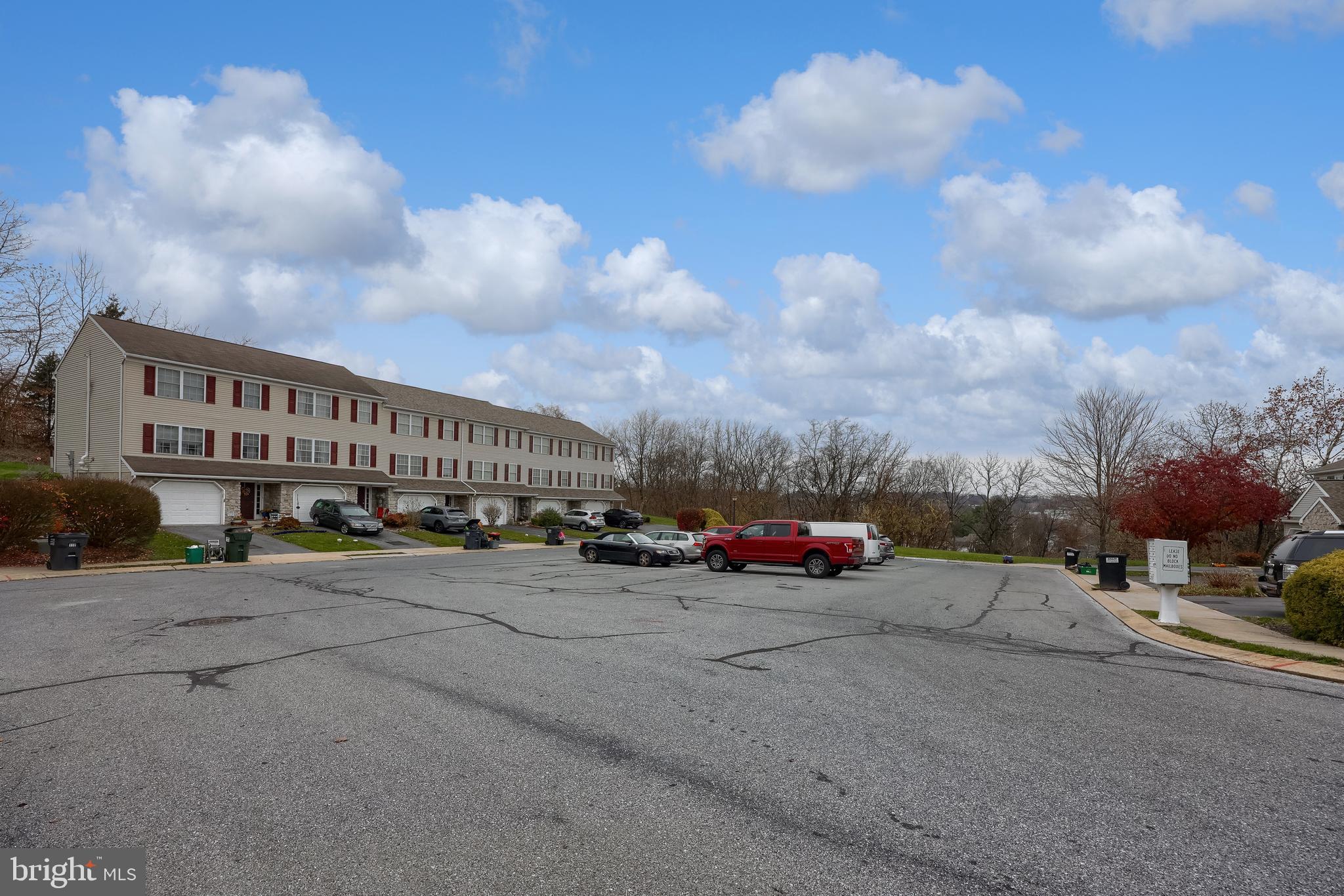 OAK RIDGE COMMONS - Residential