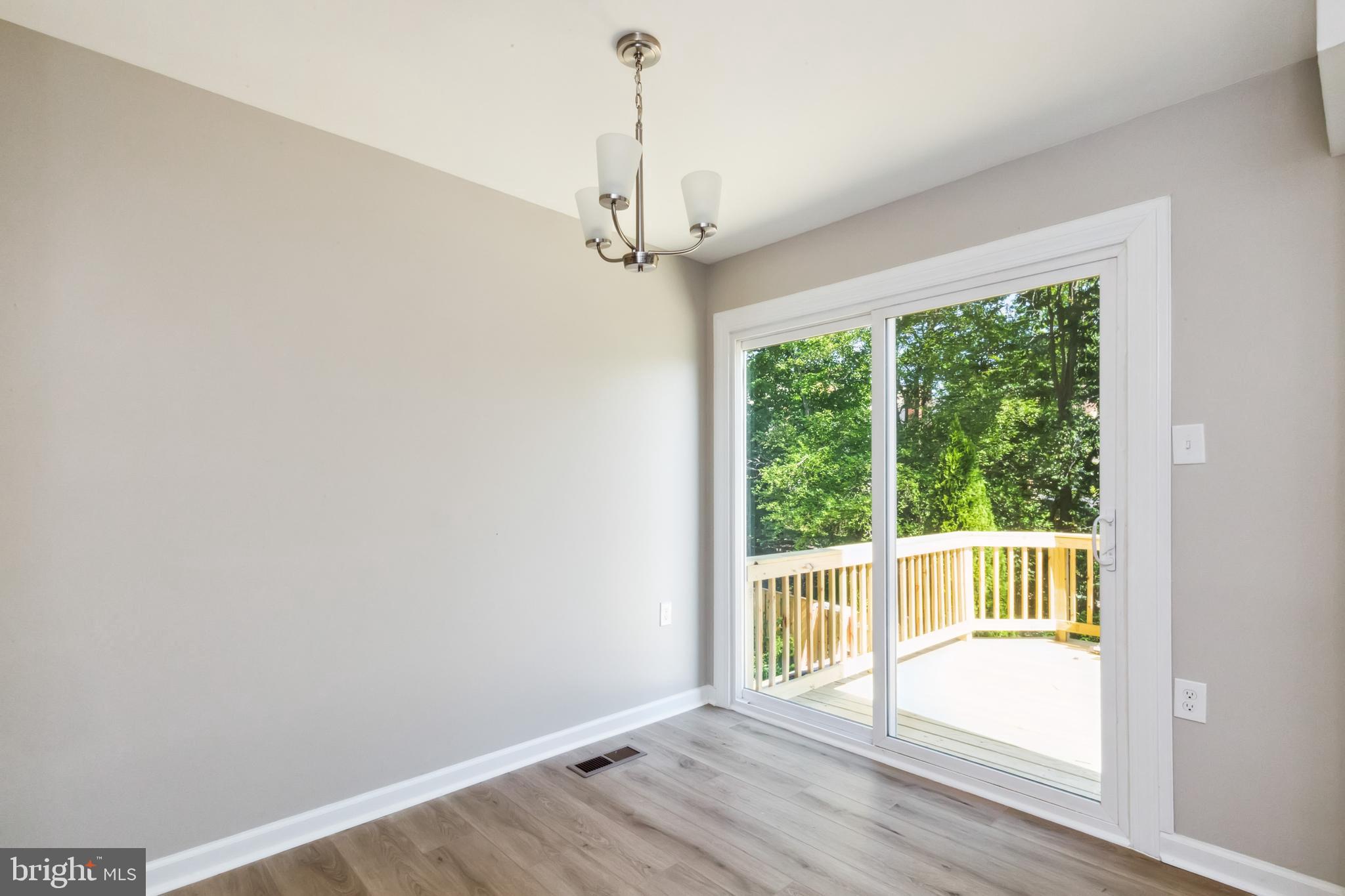 LAKE RIDGE - Residential