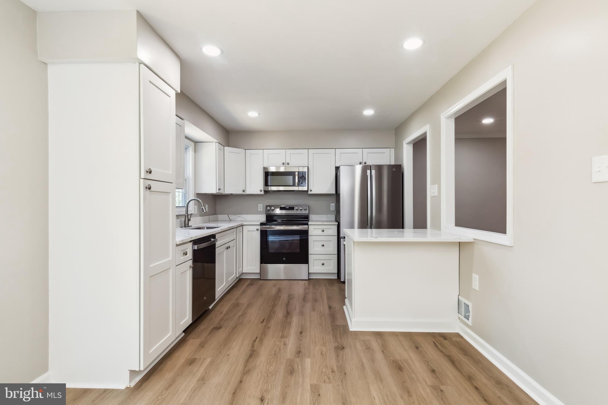 LAKE RIDGE - Residential