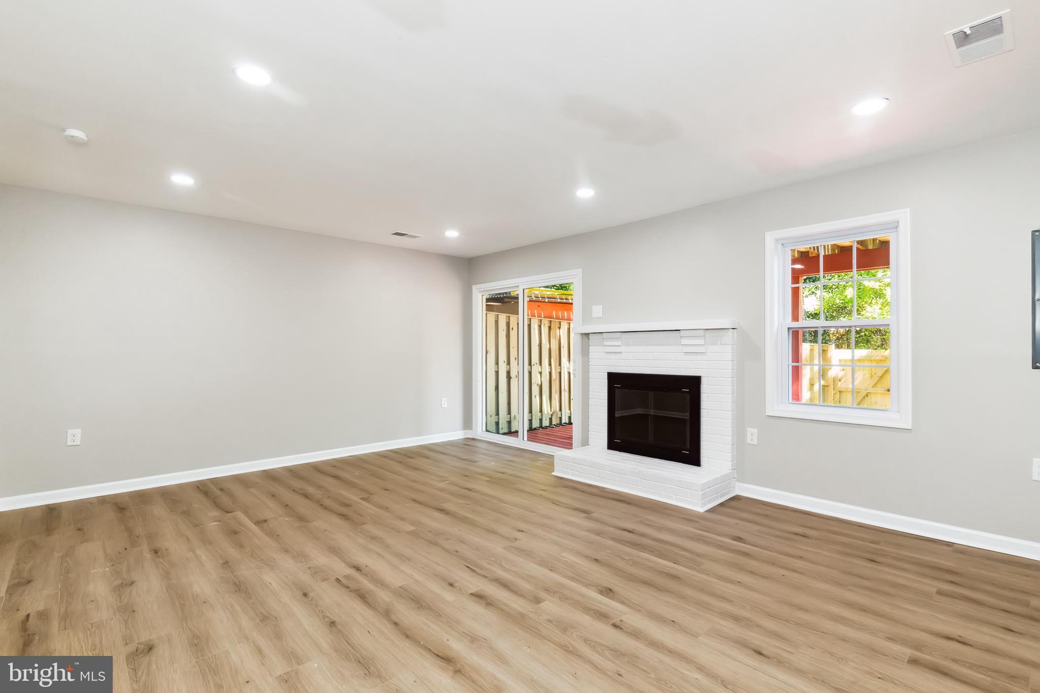 LAKE RIDGE - Residential