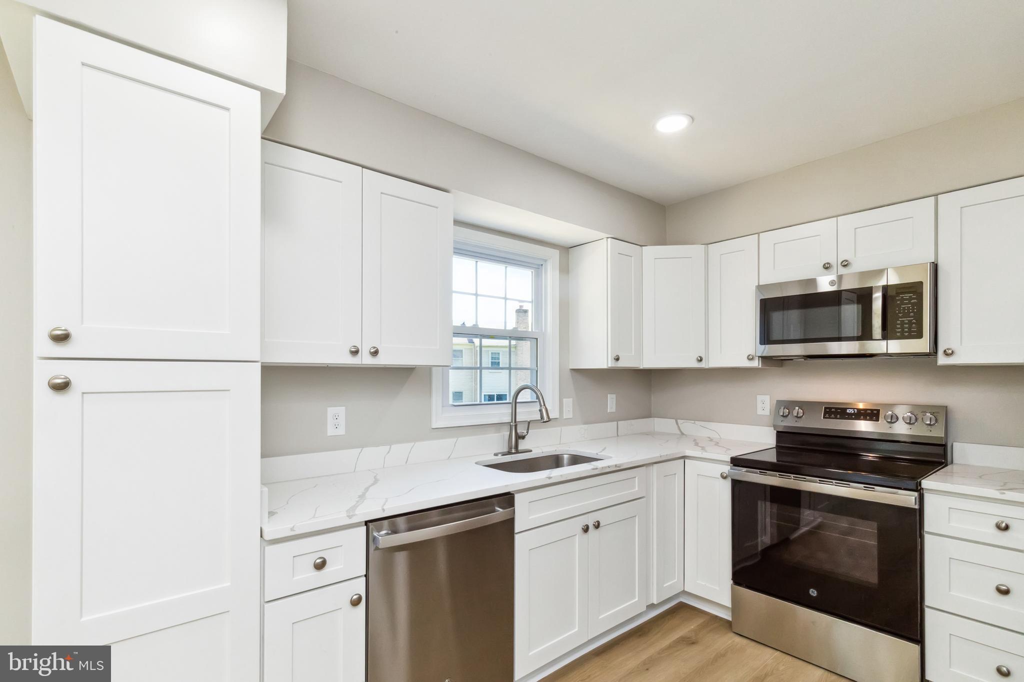 LAKE RIDGE - Residential