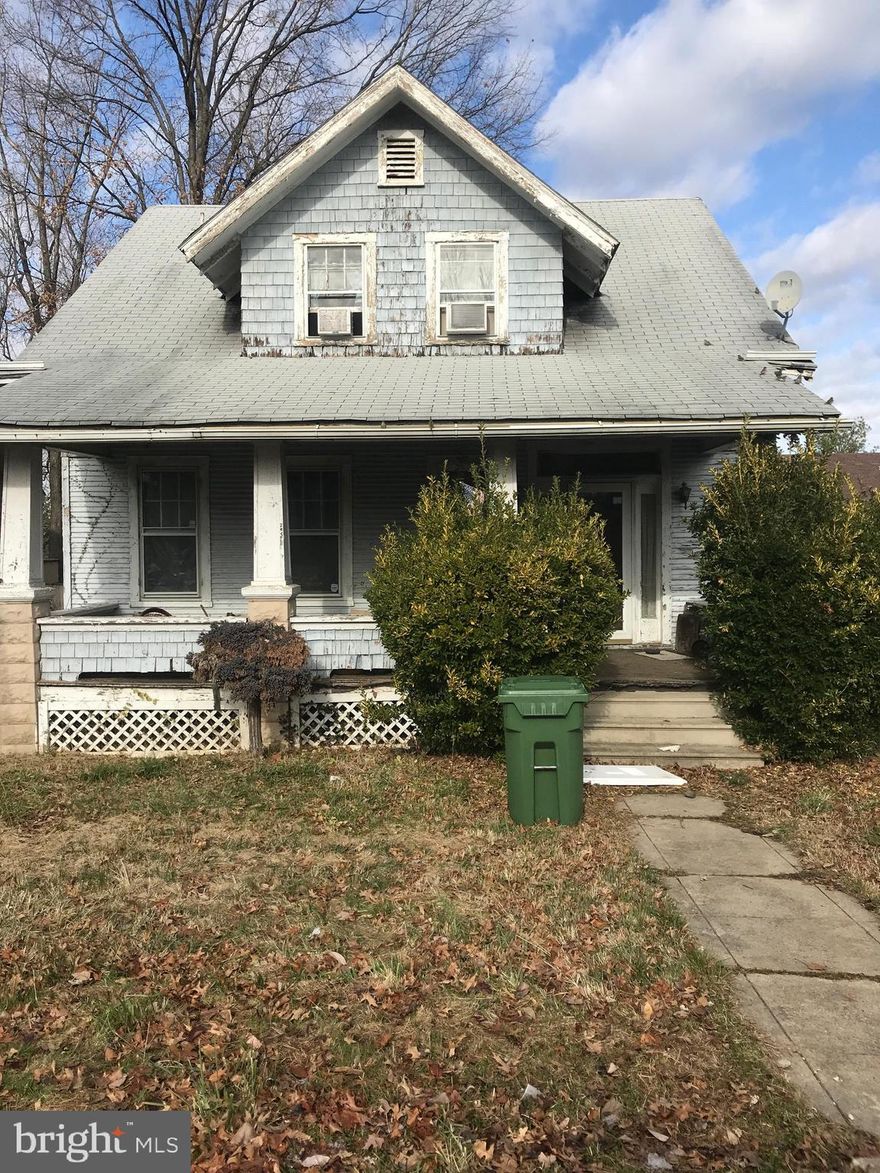 TITLE WORK IS DONE AND READY TO CLOSE! INVESTOR SPECIAL! Located in the heart of Hamilton and ready to be rehabbed! This cape code style home boasts tons of potential with a large fenced backyard,  front porch and  finished basement. Hold Harmless is required prior to showing due to mold. Cash or 203K only.