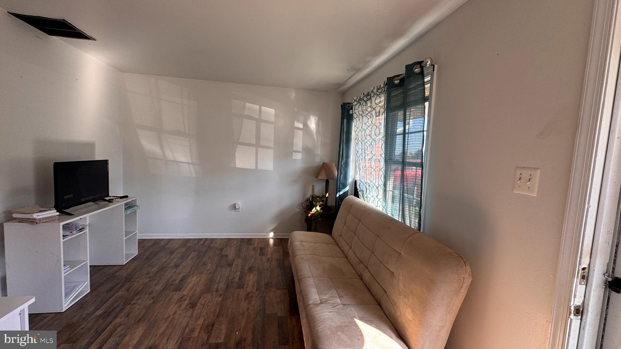 SURRY SQUARE - Residential