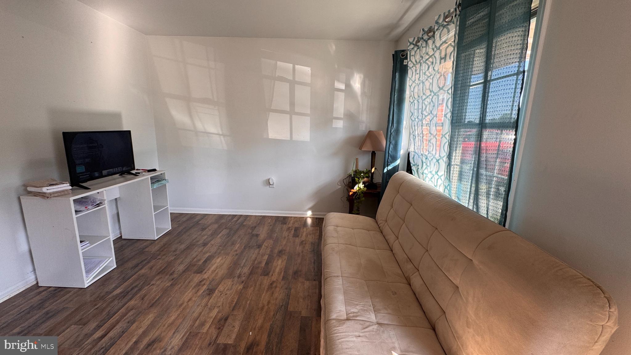 SURRY SQUARE - Residential