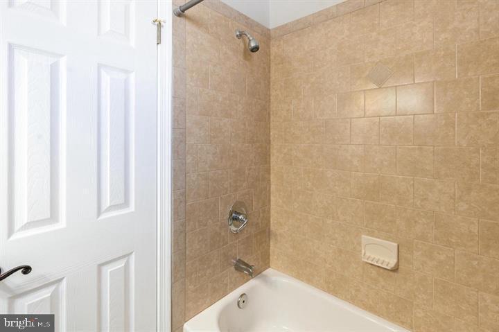 CONN AVE PARK - Residential Lease