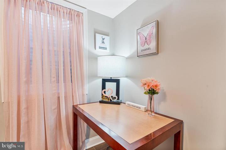 CONN AVE PARK - Residential Lease