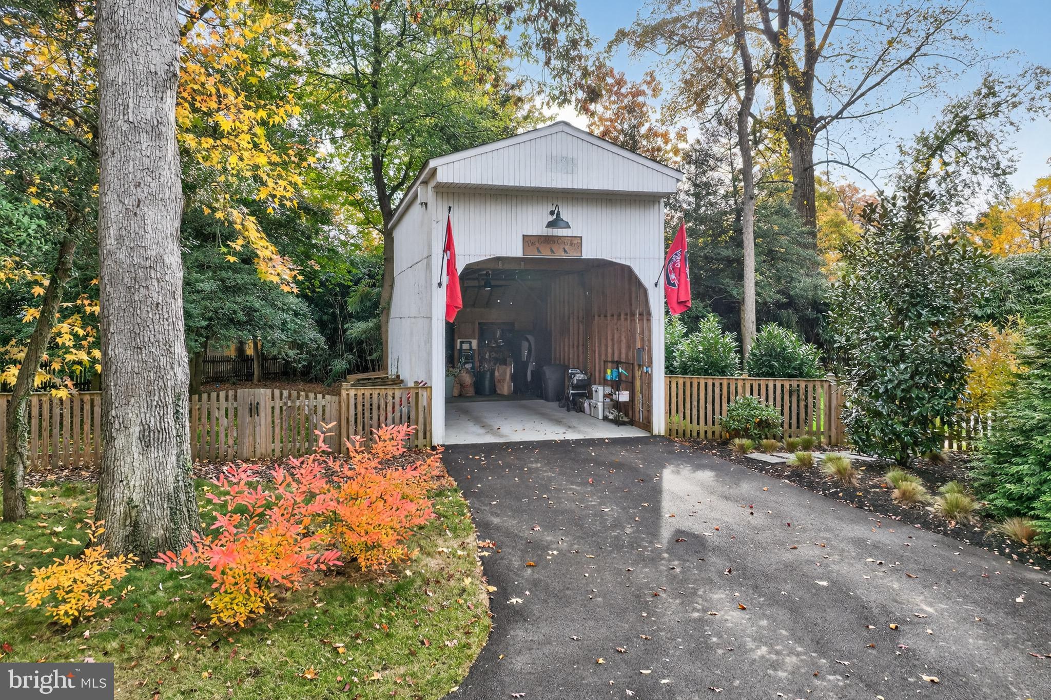 ANNAPOLIS ROADS - Residential