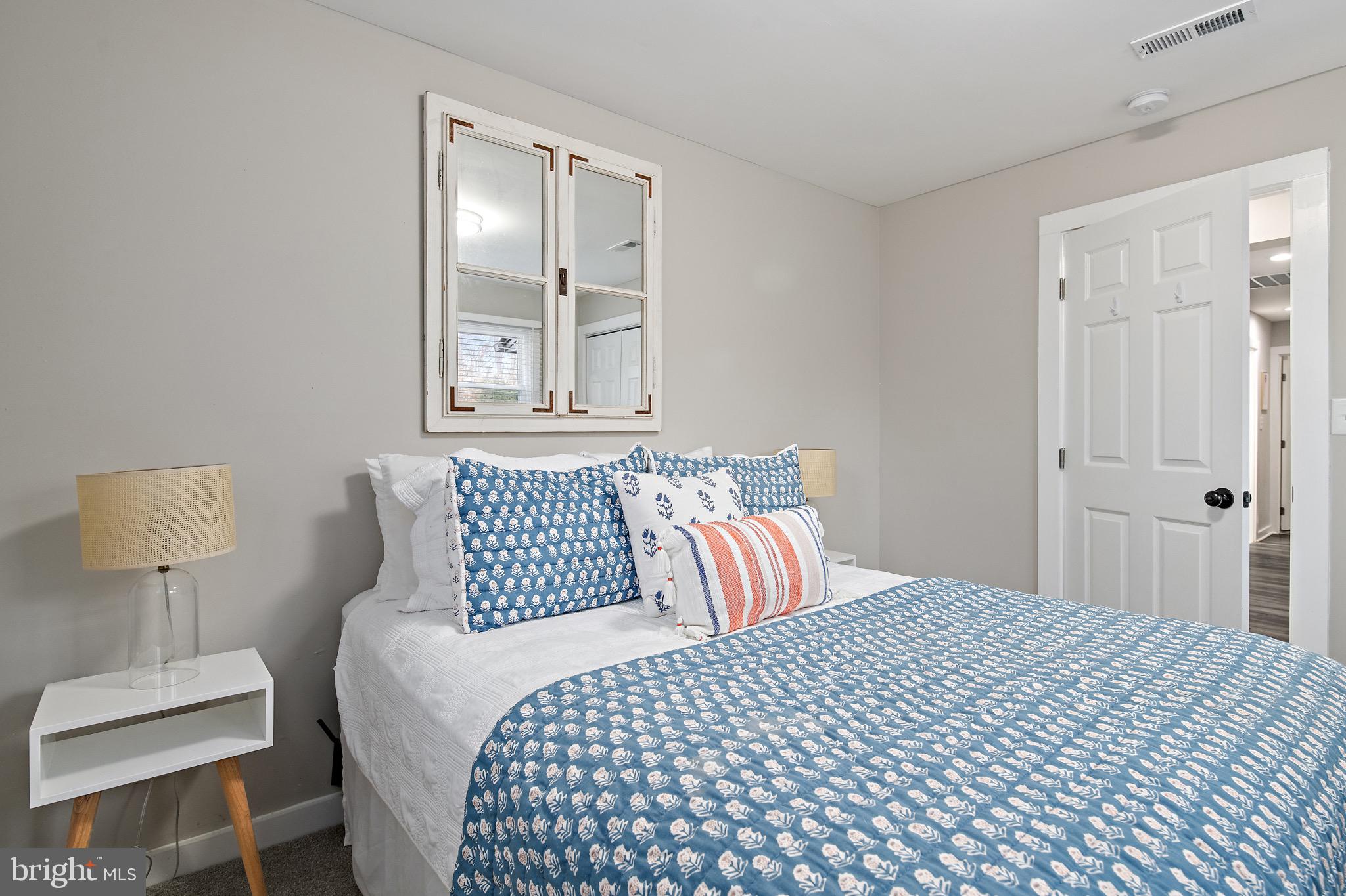 ANNAPOLIS ROADS - Residential