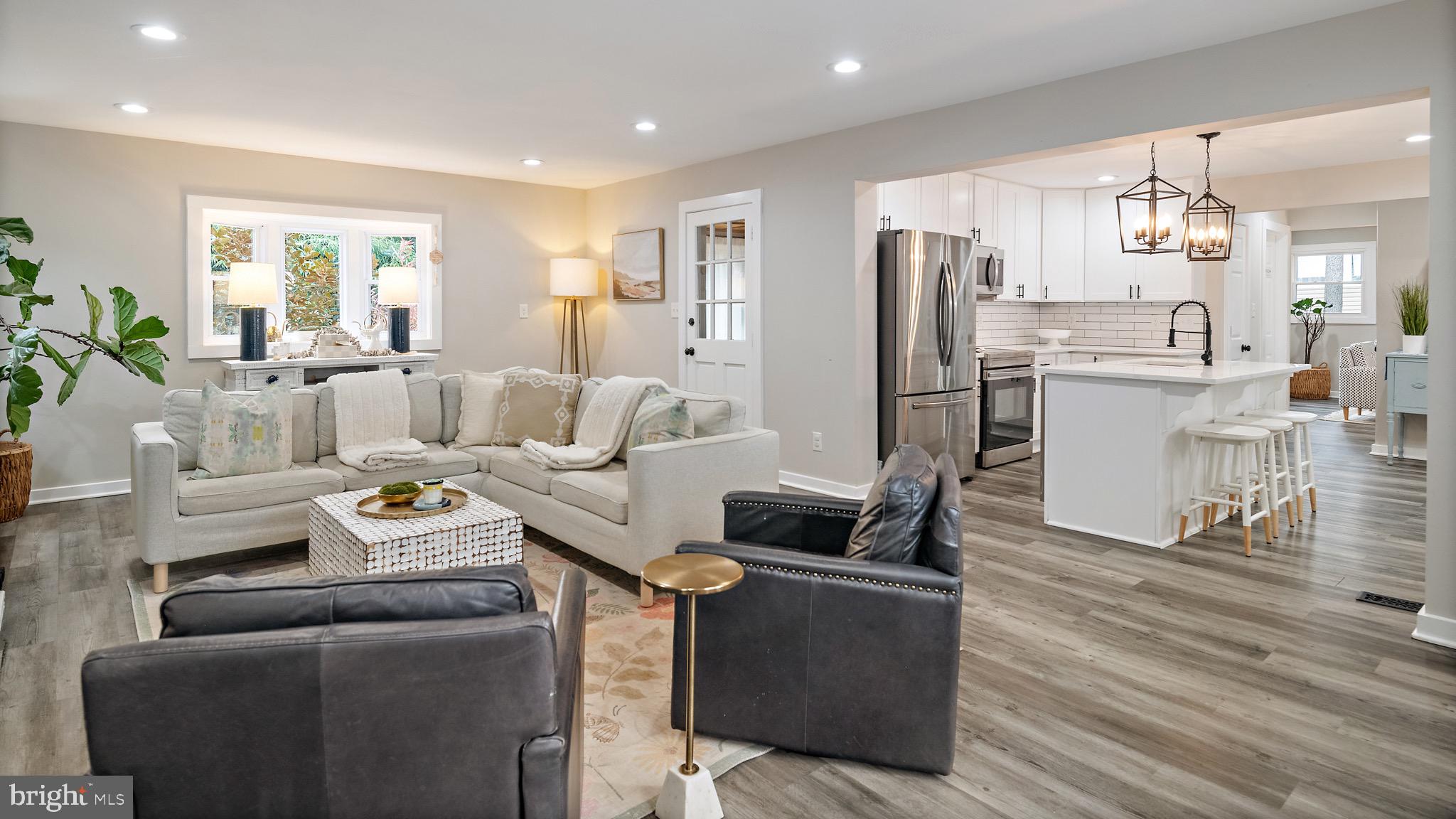 ANNAPOLIS ROADS - Residential