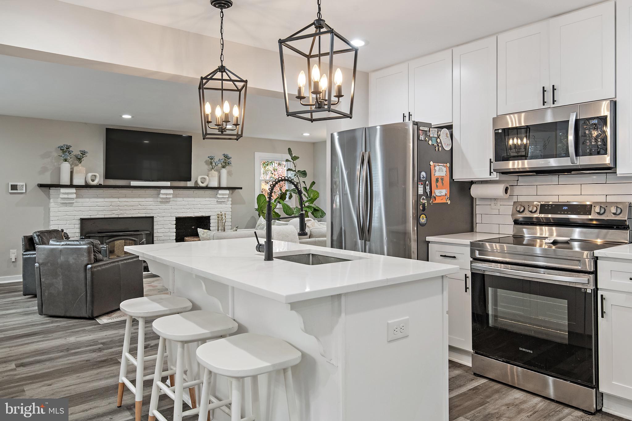 ANNAPOLIS ROADS - Residential