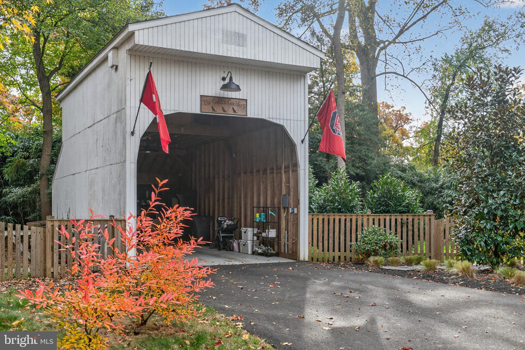 ANNAPOLIS ROADS - Residential