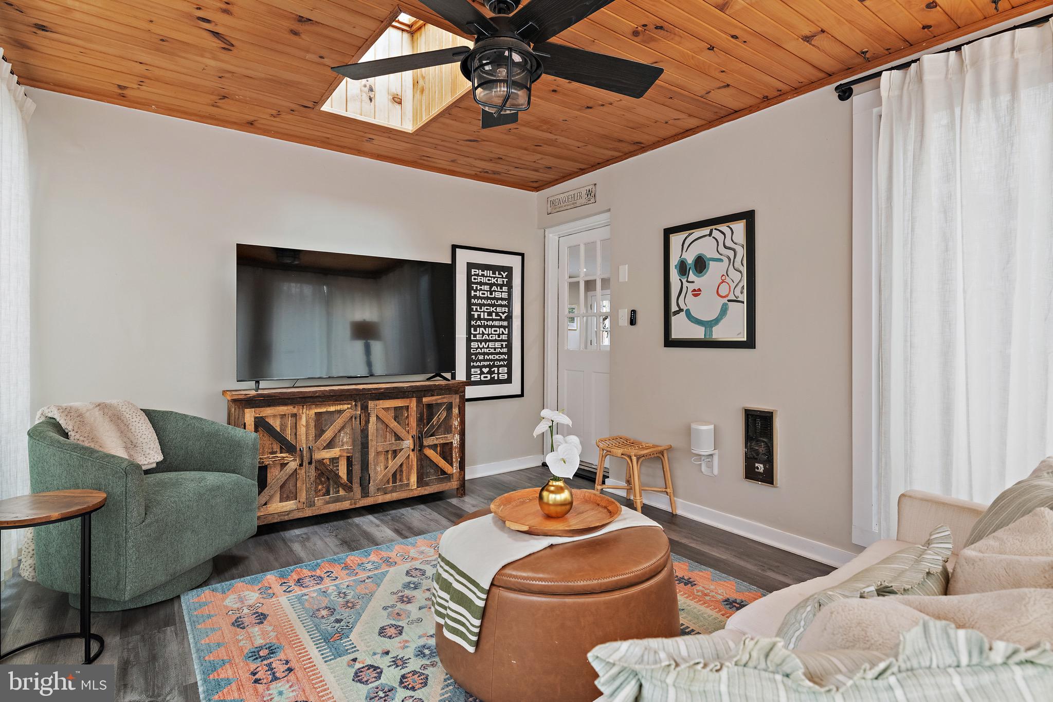 ANNAPOLIS ROADS - Residential