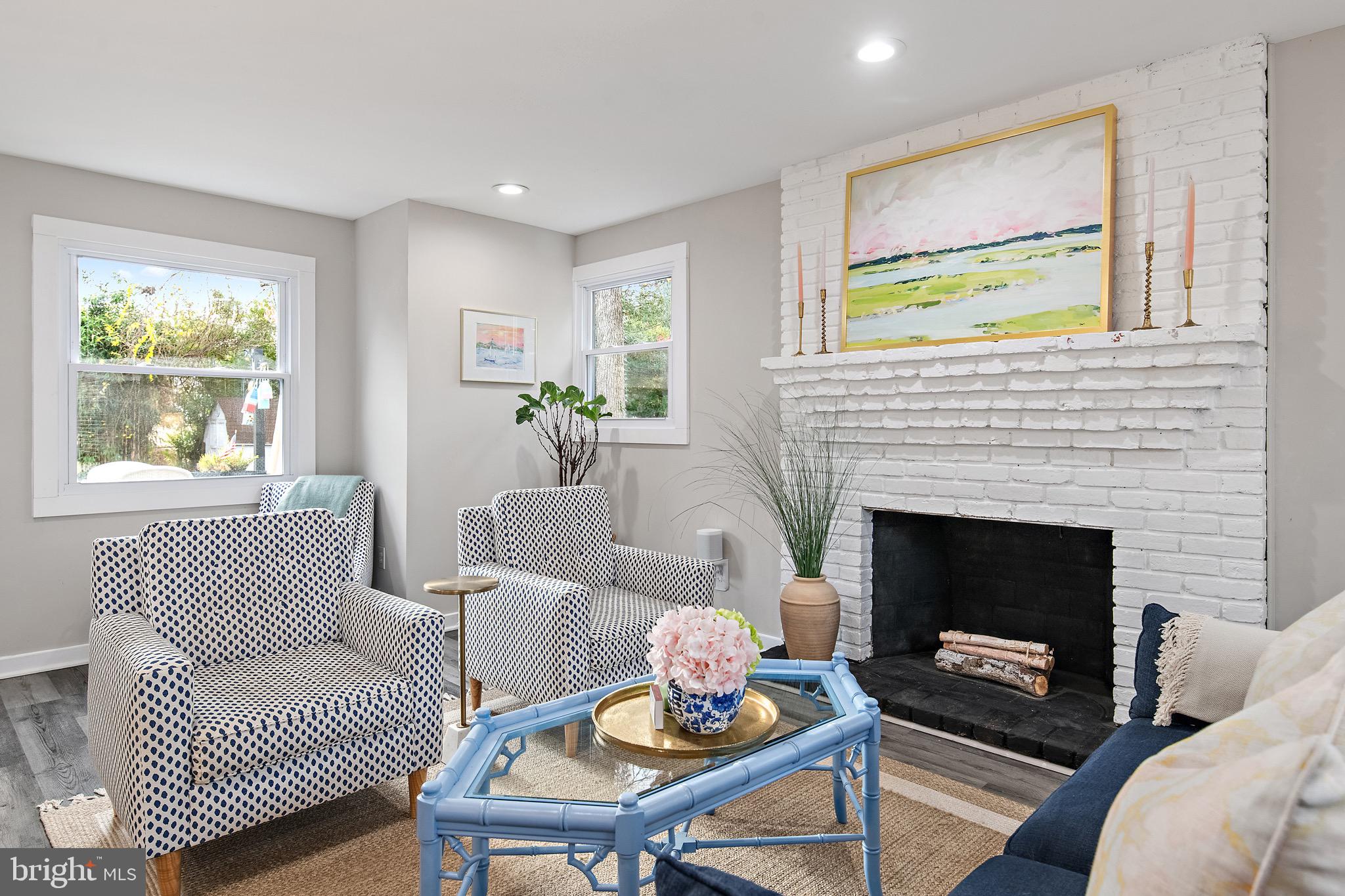 ANNAPOLIS ROADS - Residential