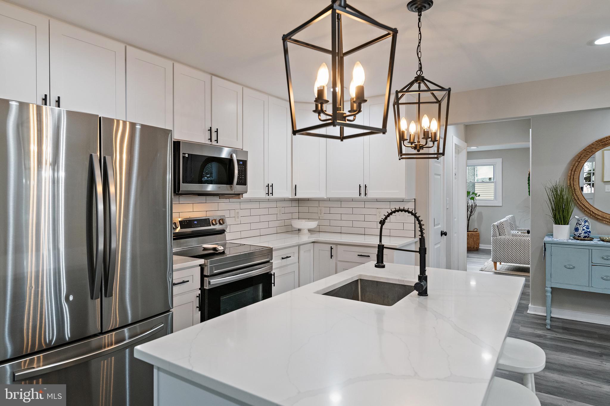 ANNAPOLIS ROADS - Residential