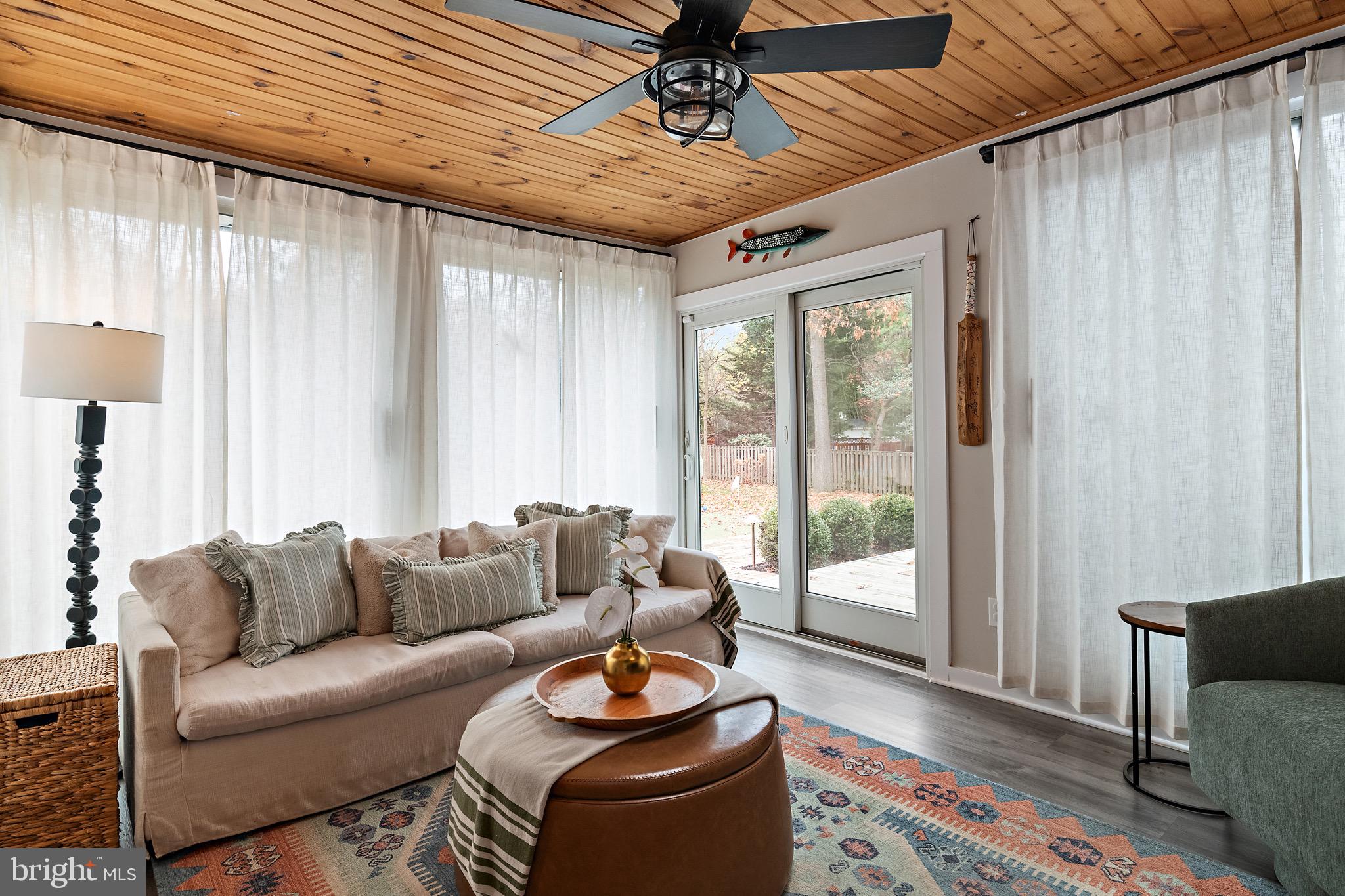 ANNAPOLIS ROADS - Residential