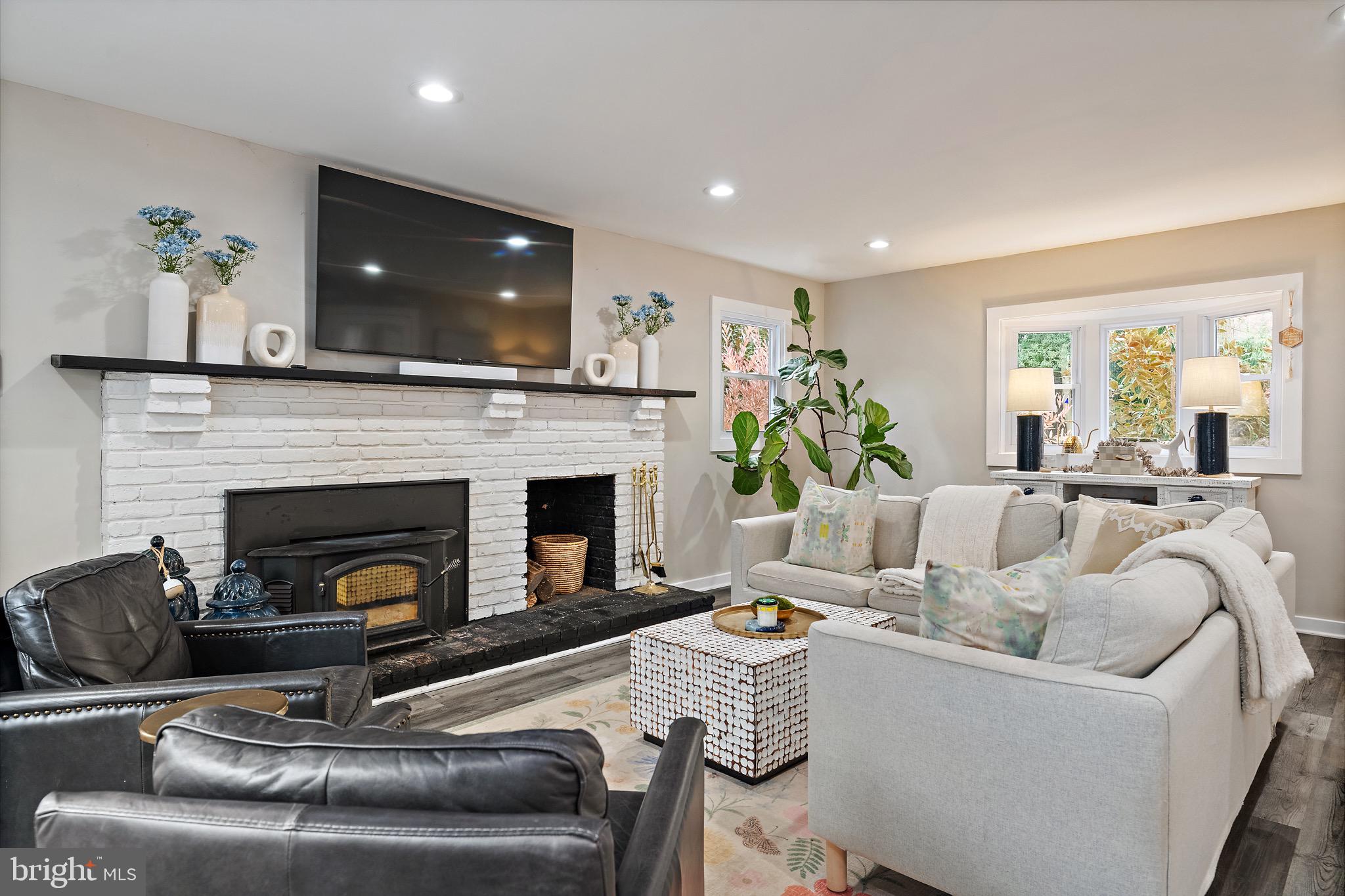 ANNAPOLIS ROADS - Residential