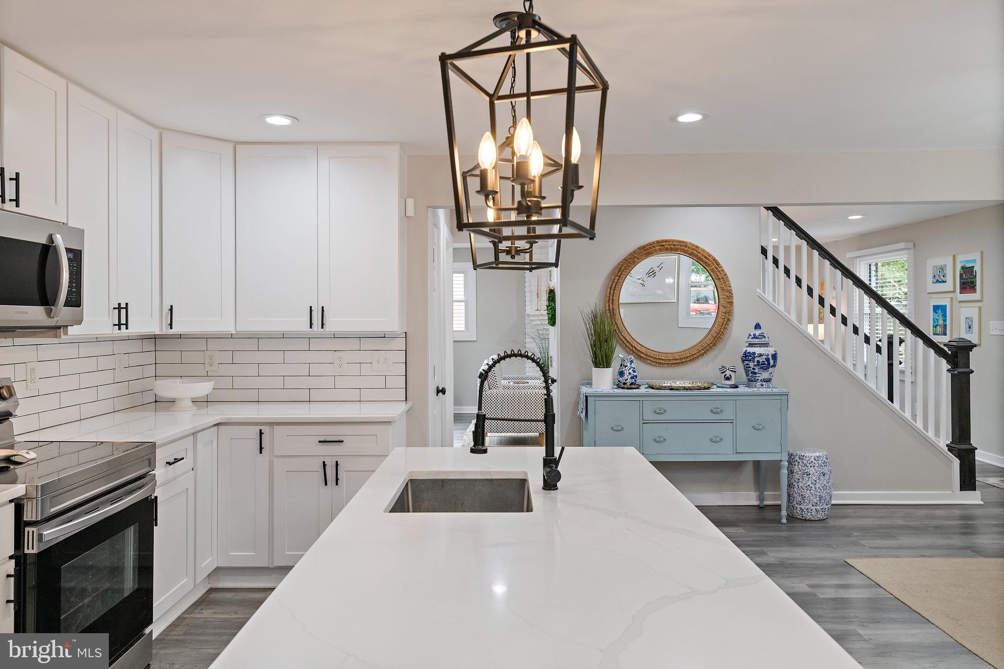 ANNAPOLIS ROADS - Residential