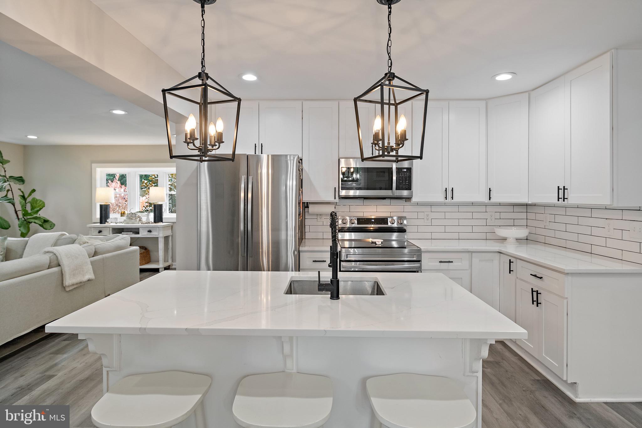 ANNAPOLIS ROADS - Residential