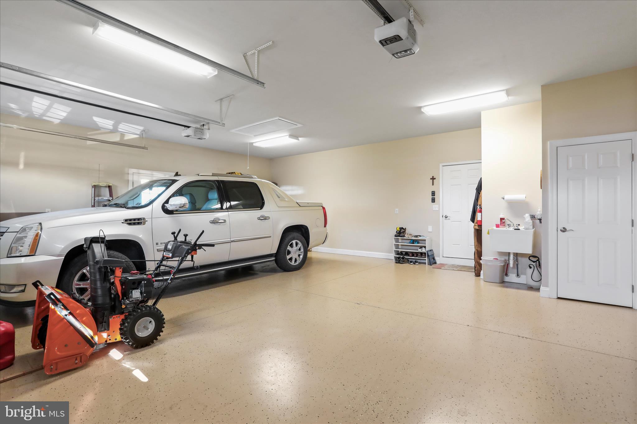 MAJESTIC RIDGE - Residential