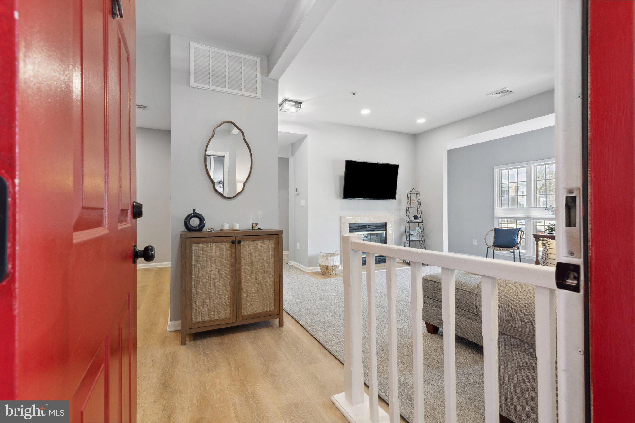 2711 SUMMERVIEW WAY 203