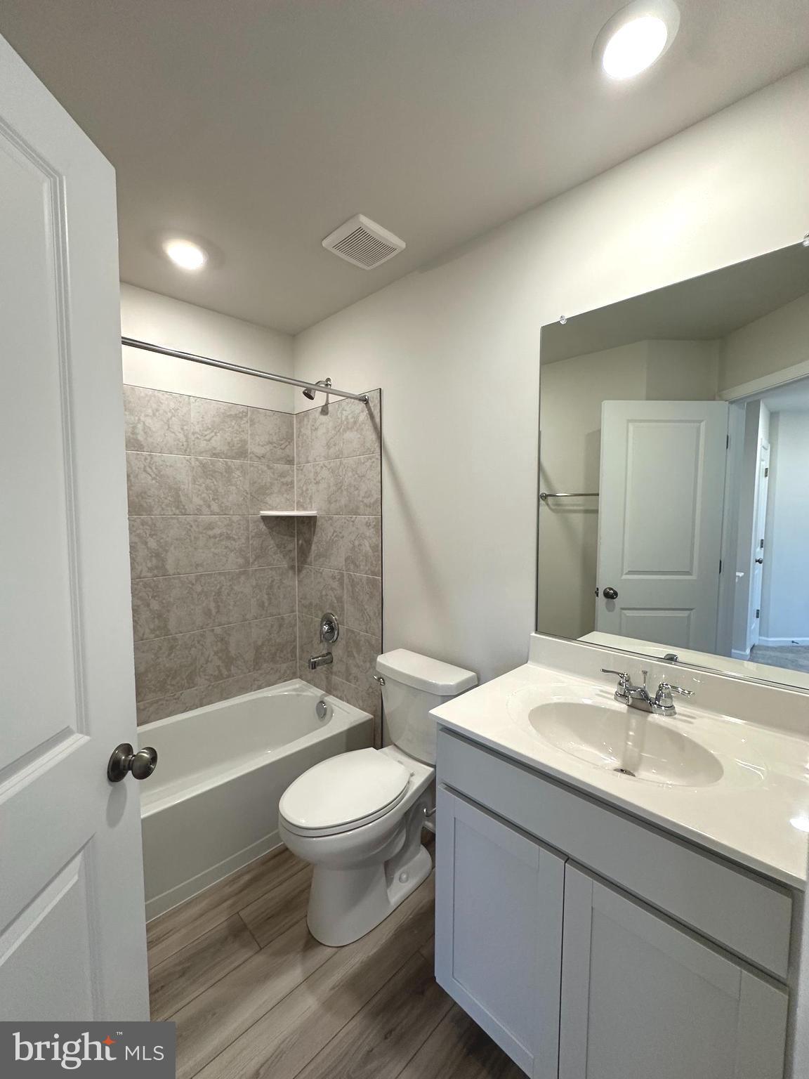 WILLOW GLEN - Residential Lease