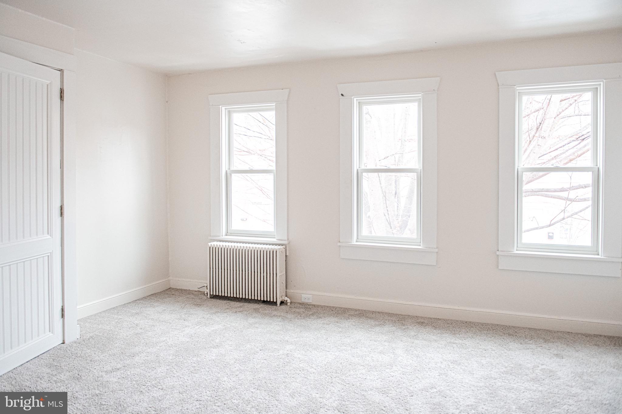 SOUTH LANCASTER - Residential