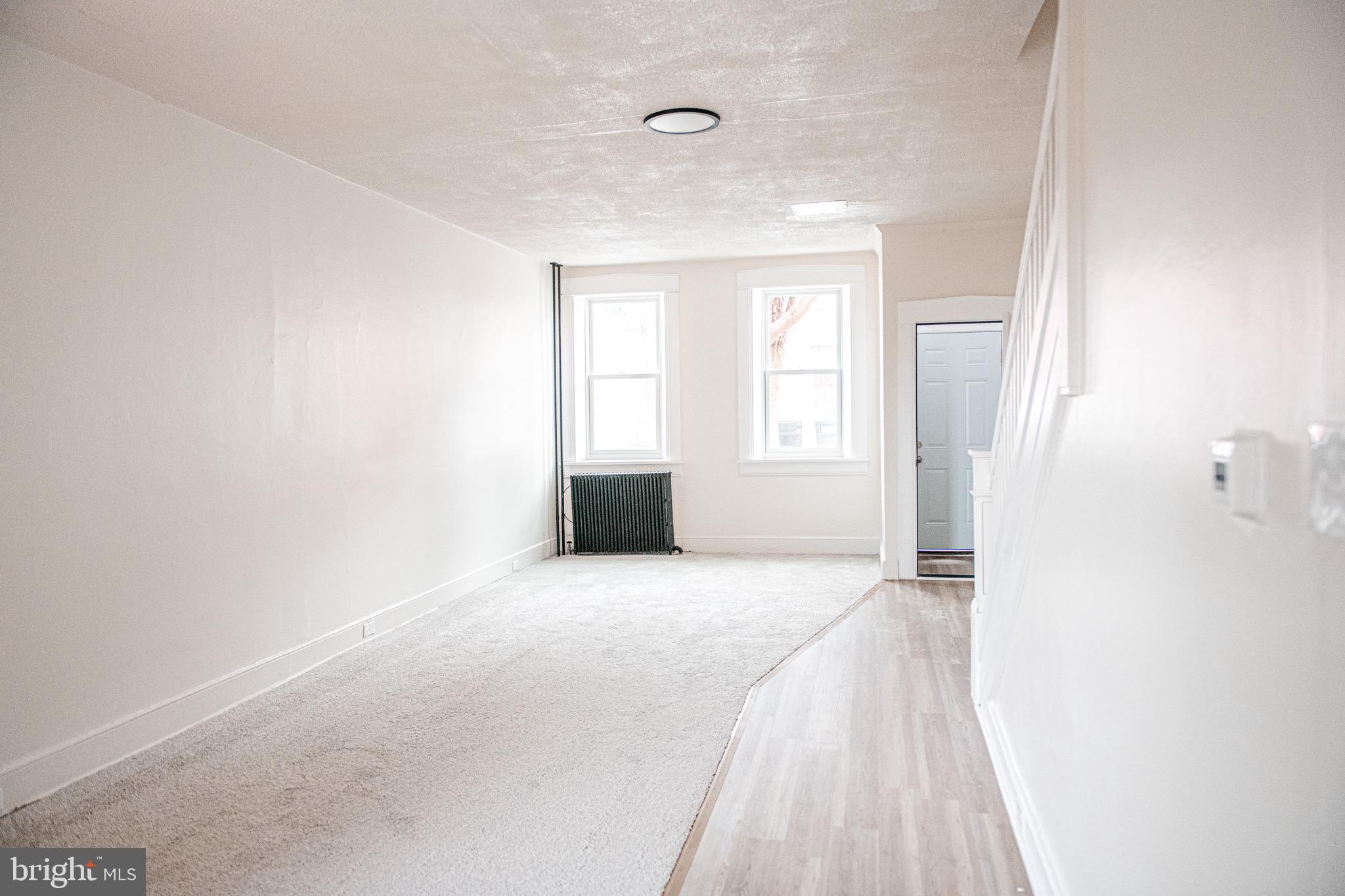 SOUTH LANCASTER - Residential