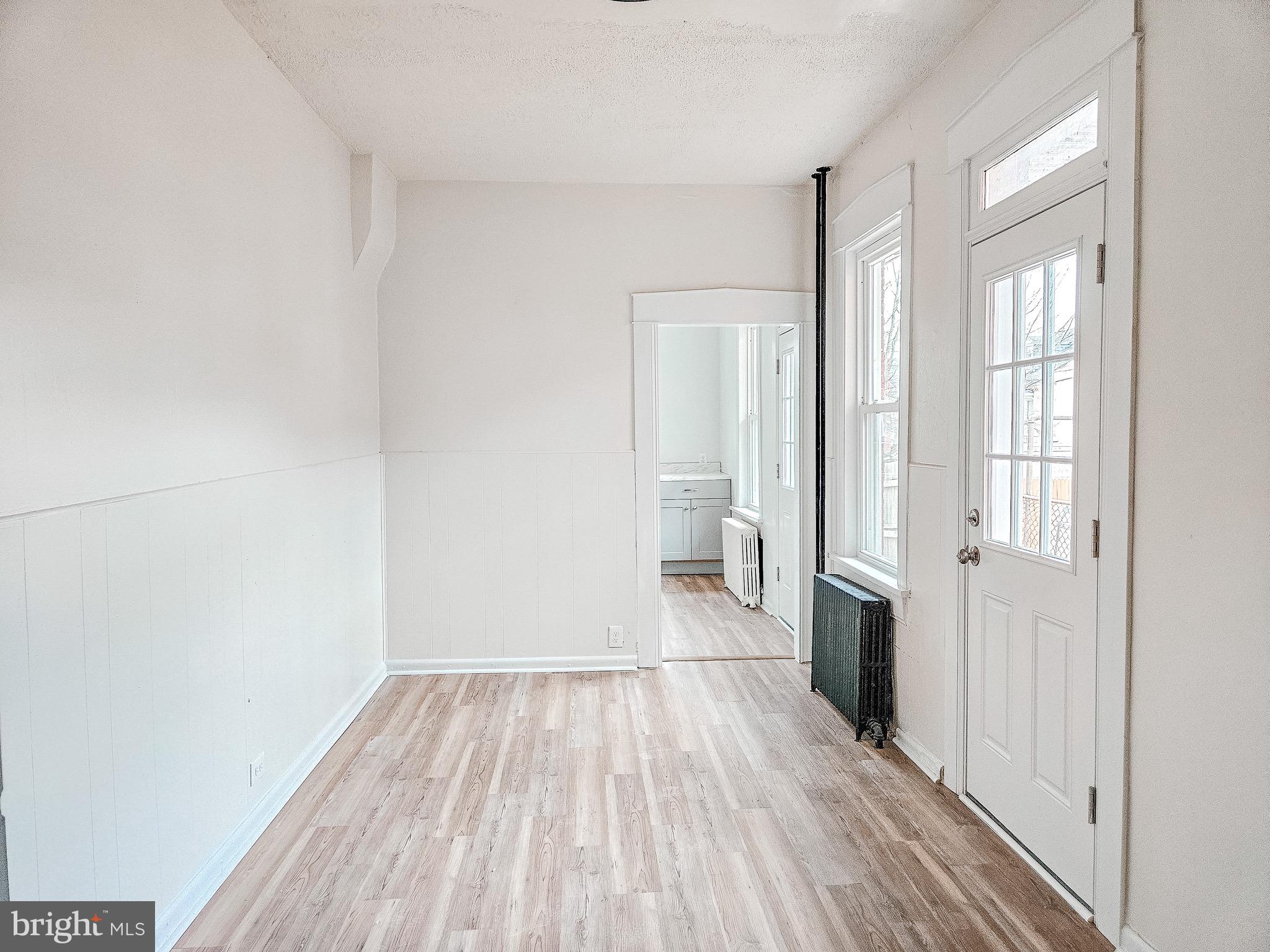 SOUTH LANCASTER - Residential