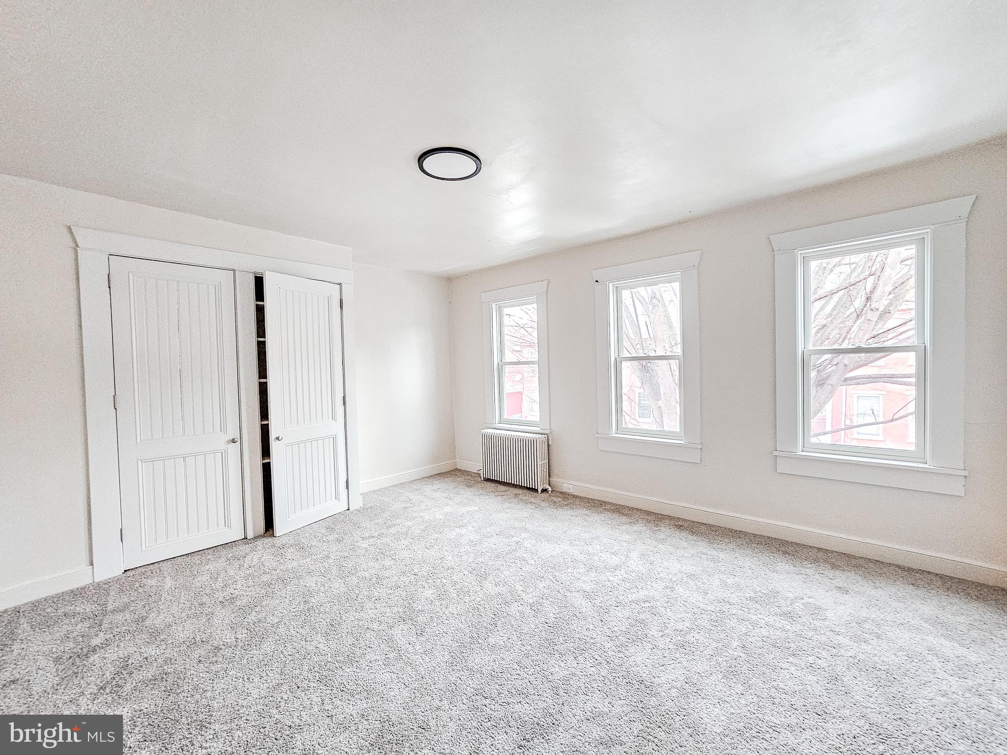 SOUTH LANCASTER - Residential