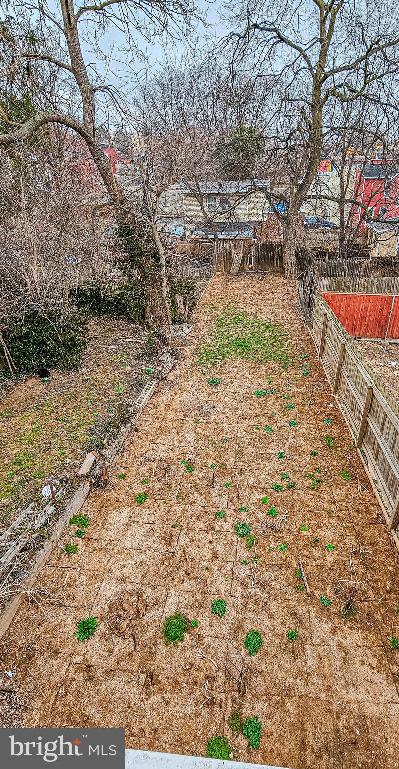 SOUTH LANCASTER - Residential