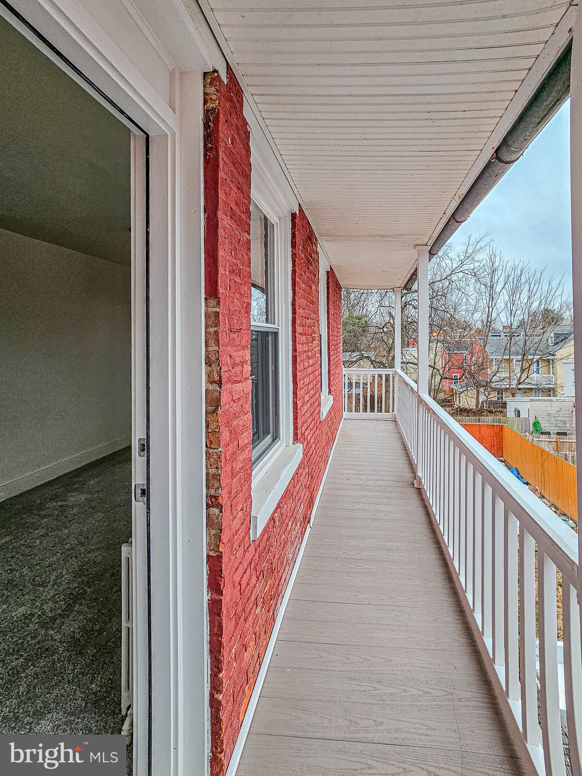 SOUTH LANCASTER - Residential