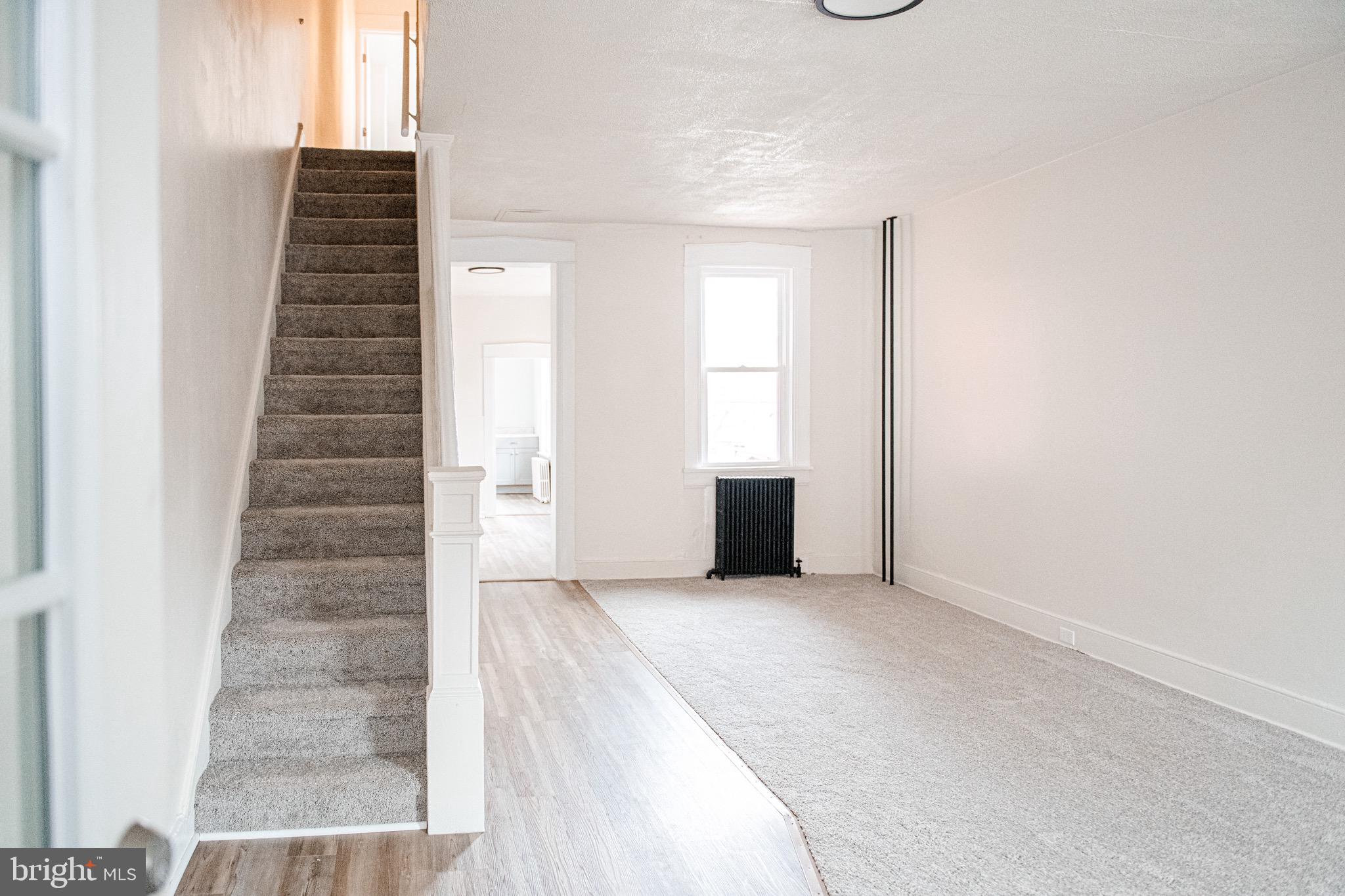 SOUTH LANCASTER - Residential