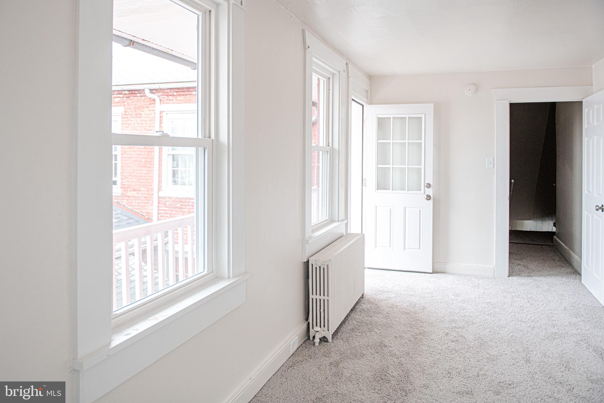 SOUTH LANCASTER - Residential