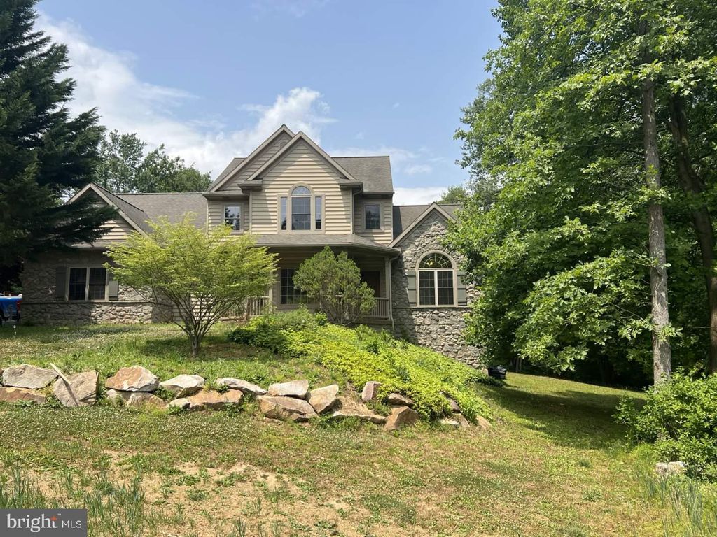 Photo of 156 LAUREL DR, QUARRYVILLE, PA 17566 (MLS # PALA2037694)