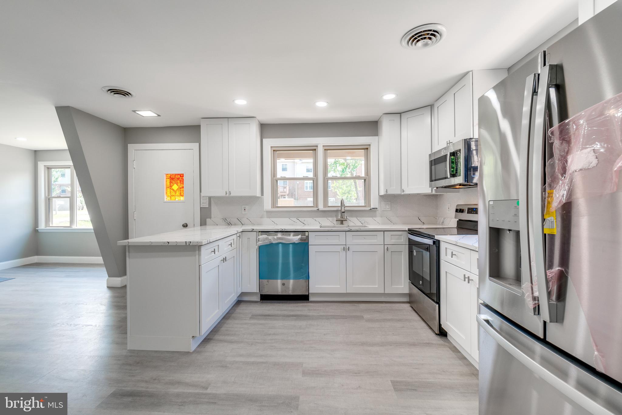 RIVERVIEW ESTATES - Residential Lease