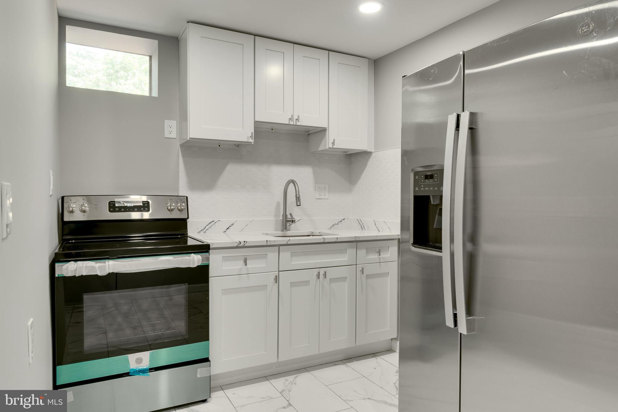 RIVERVIEW ESTATES - Residential Lease