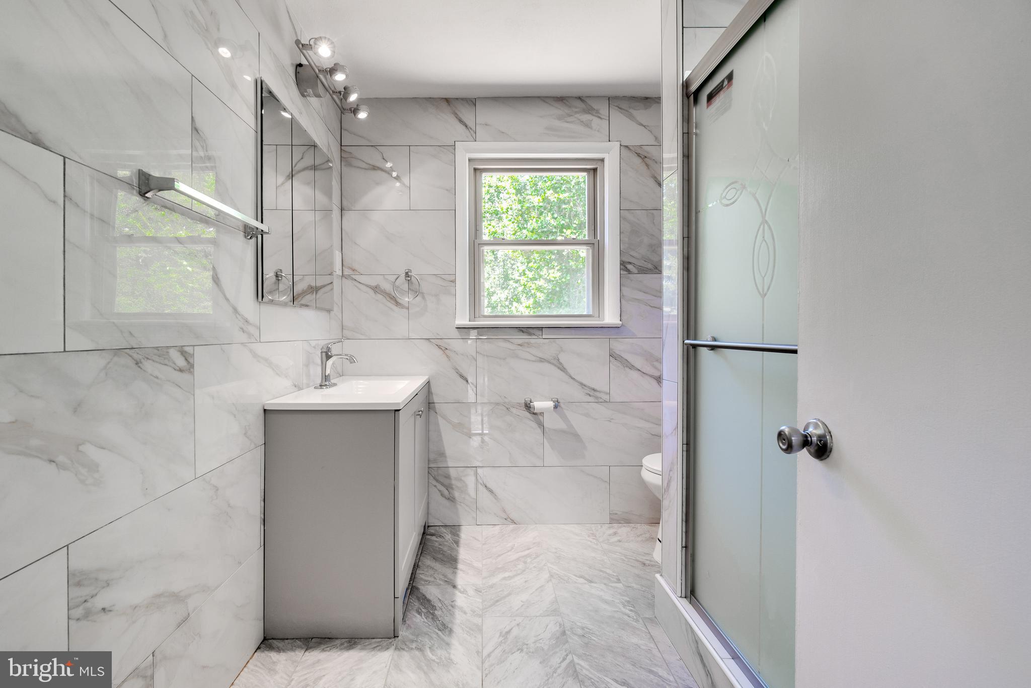 RIVERVIEW ESTATES - Residential Lease