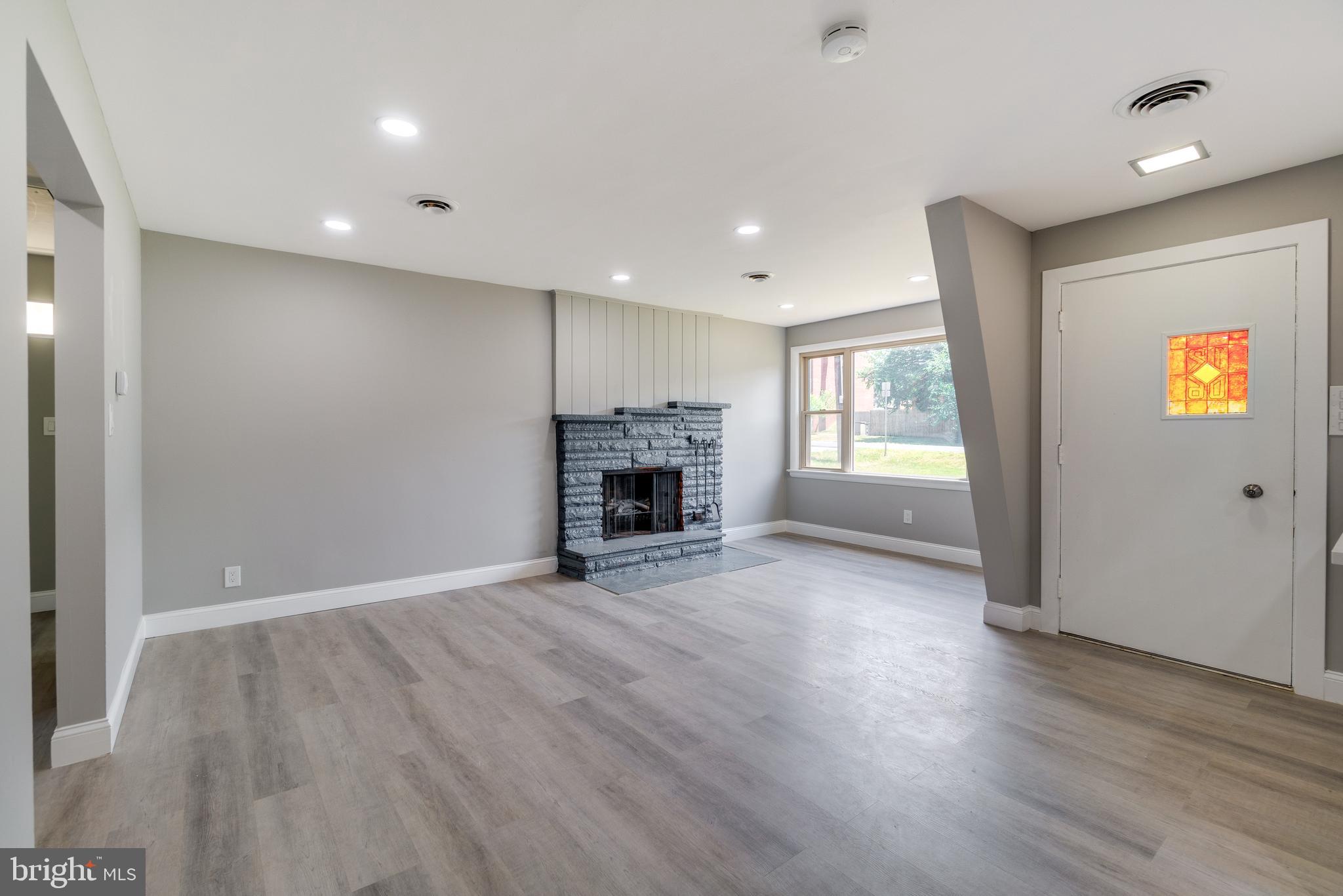 RIVERVIEW ESTATES - Residential Lease