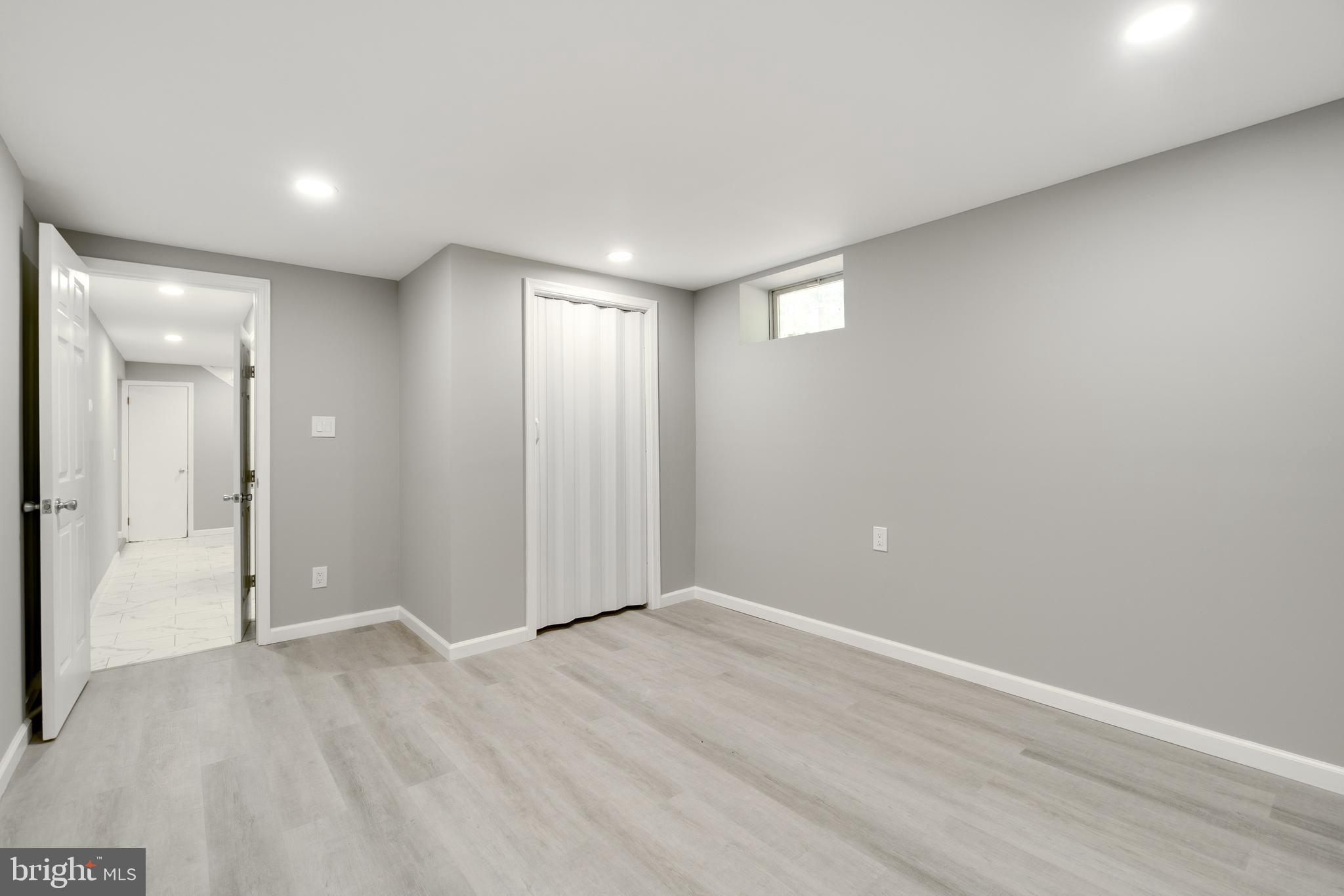 RIVERVIEW ESTATES - Residential Lease