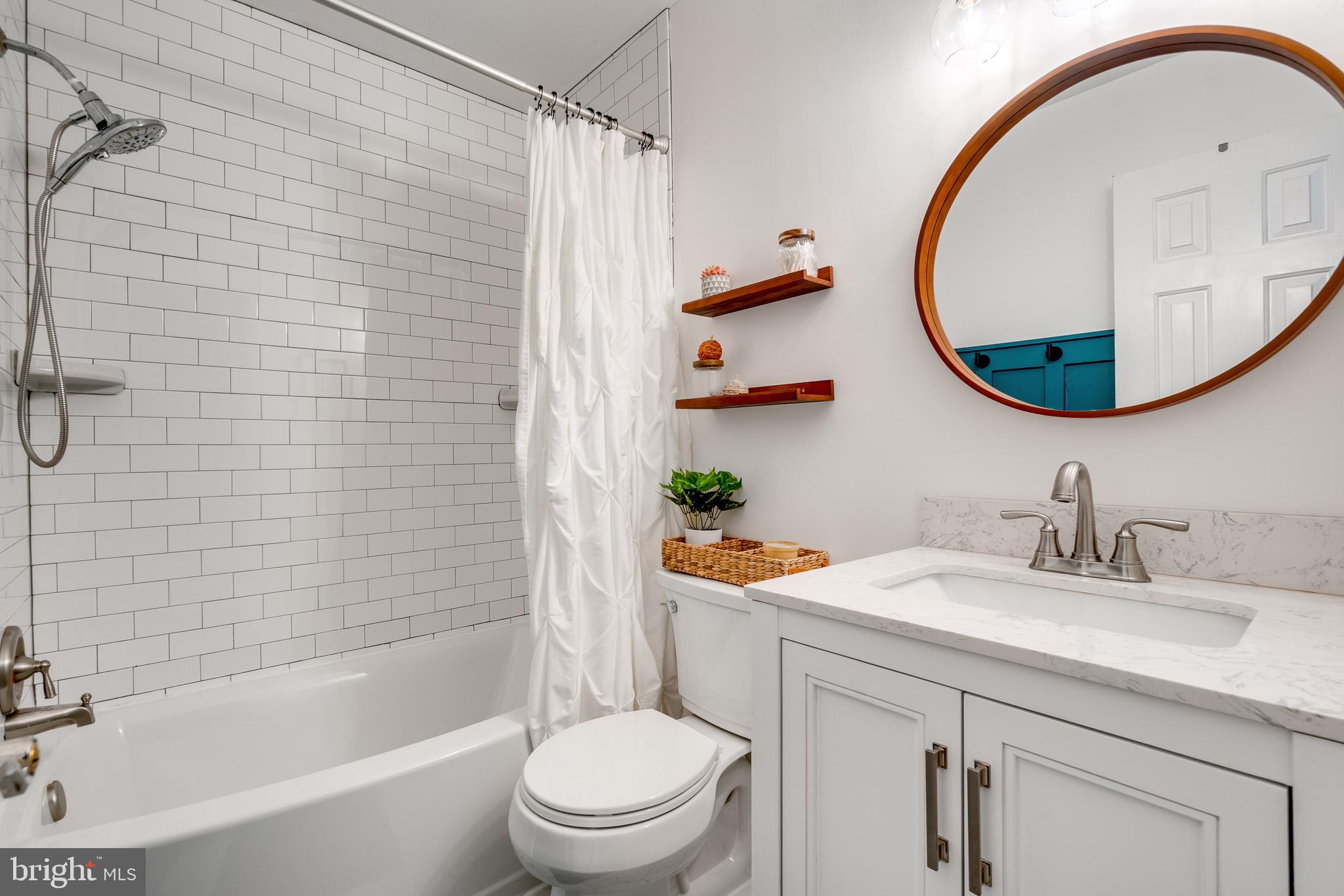 RIVERVIEW ESTATES - Residential Lease