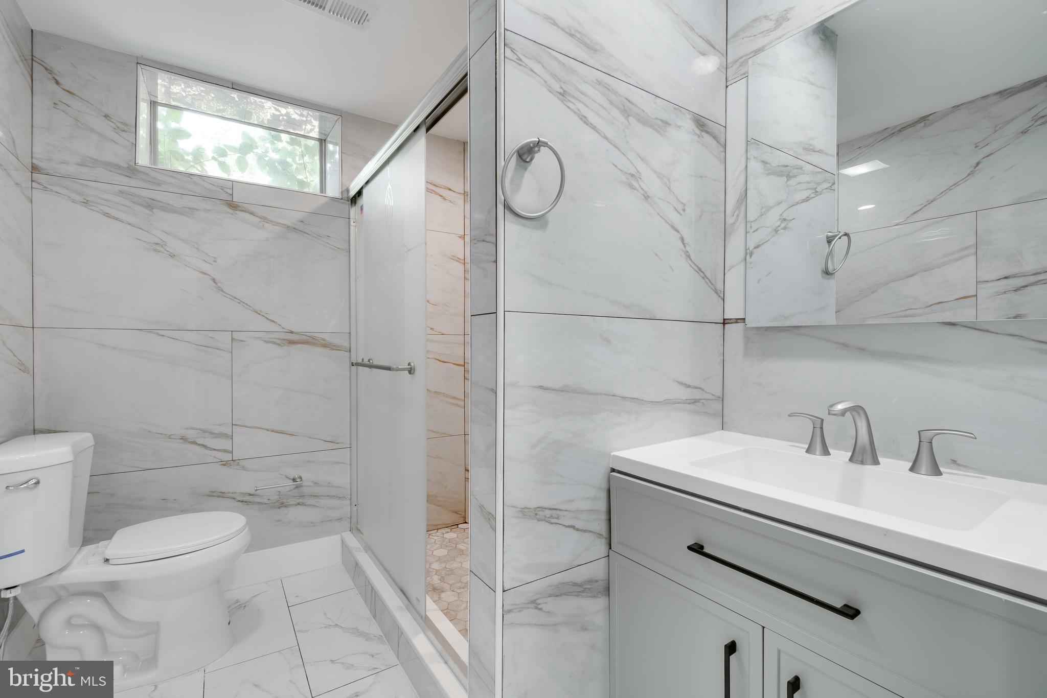 RIVERVIEW ESTATES - Residential Lease