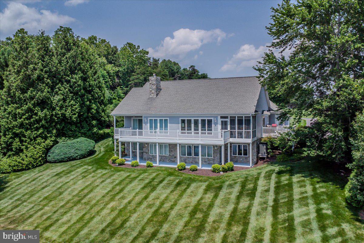 CONTENTMENT ISLAND - Residential