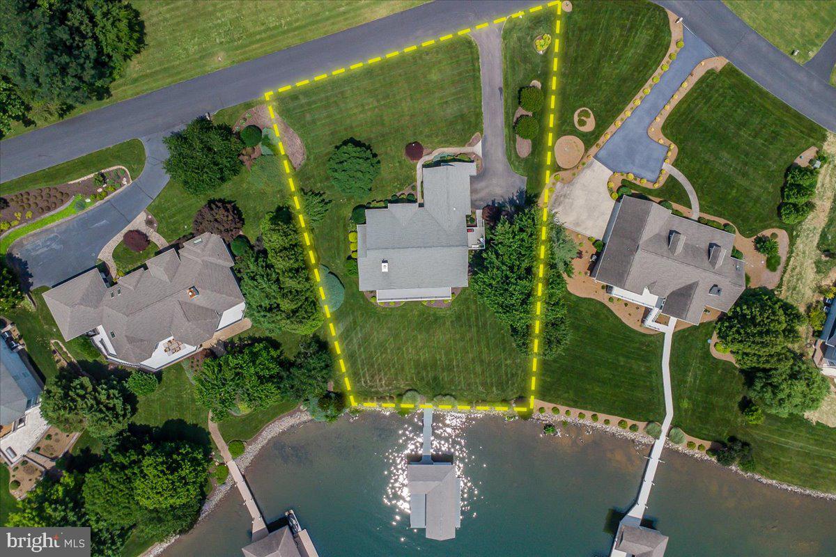 CONTENTMENT ISLAND - Residential