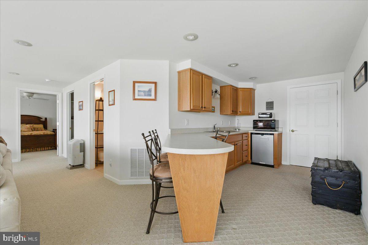 CONTENTMENT ISLAND - Residential