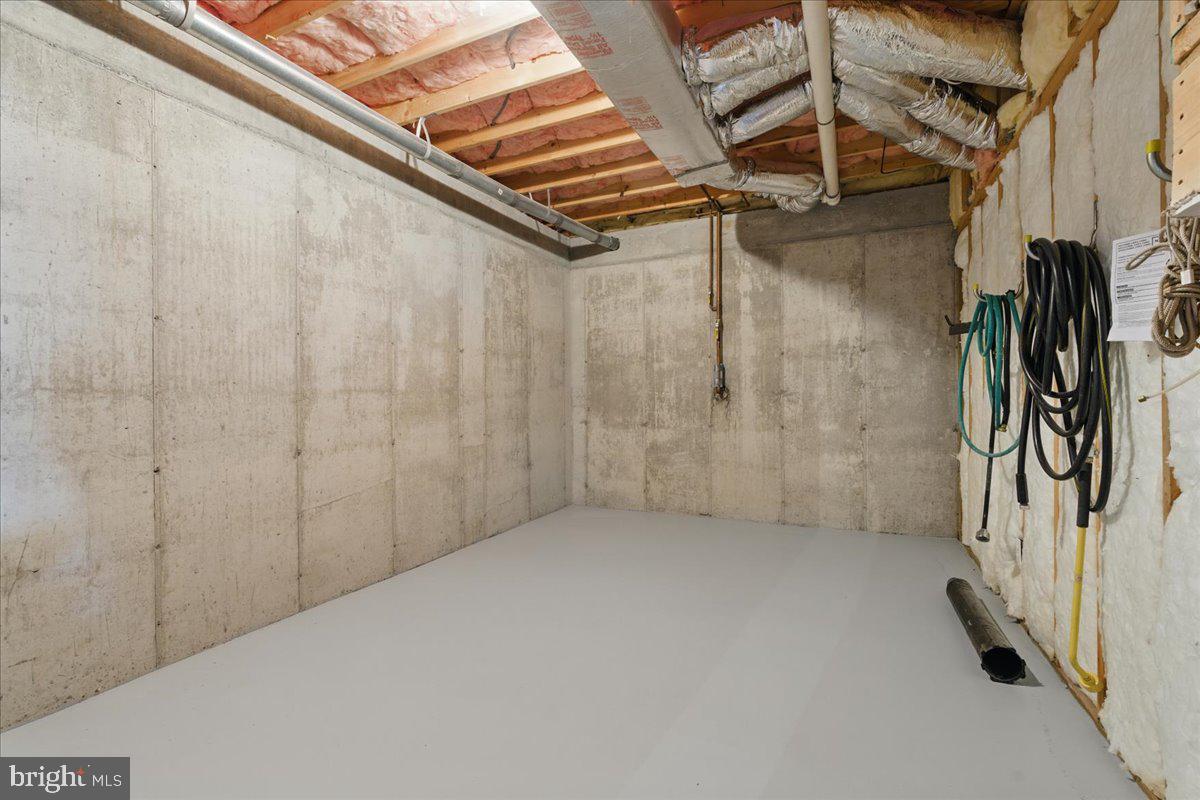 CONTENTMENT ISLAND - Residential